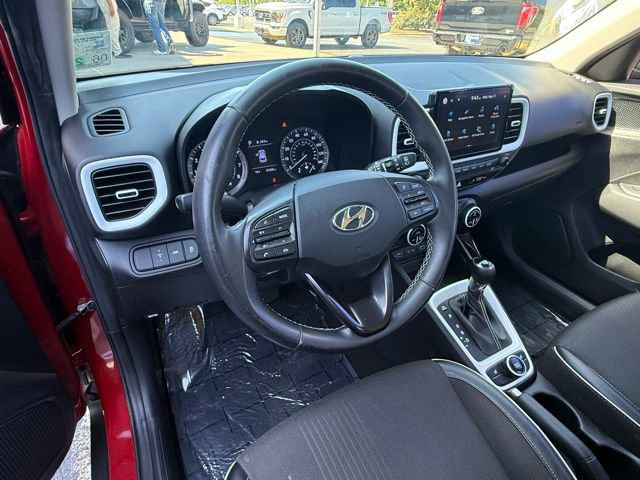 Used 2022 Hyundai Venue Limited FWD image 9