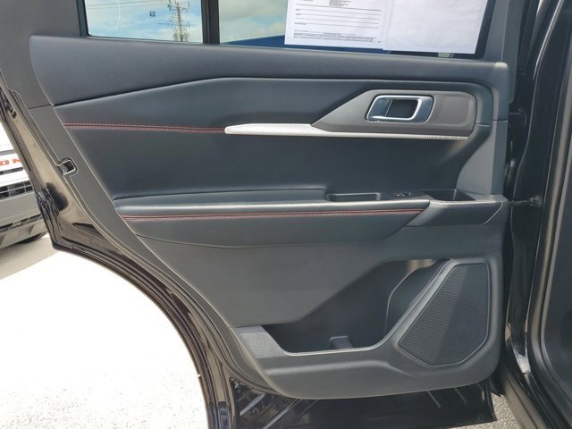 Certified 2025 Ford Explorer ST-Line image 14