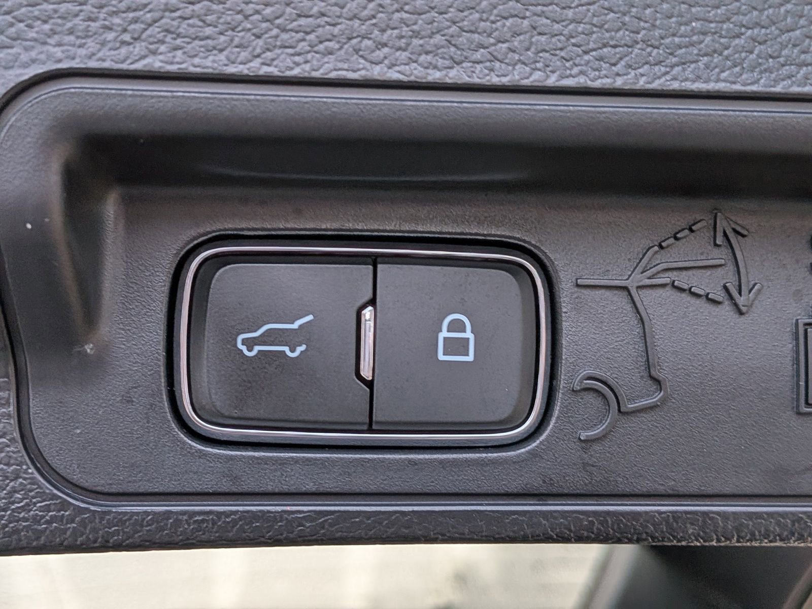 Certified 2023 Ford Explorer Limited w/ Equipment Group 301A image 15