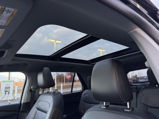 Certified 2023 Ford Explorer XLT w/ Equipment Group 202A image 15