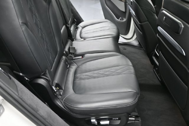 Used 2023 BMW X7 xDrive40i AWD/4WD image 28