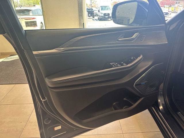 Used 2023 Jeep Grand Cherokee L Overland AWD/4WD image 21