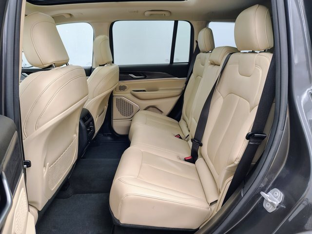 Used 2022 Jeep Grand Cherokee Limited AWD/4WD image 26