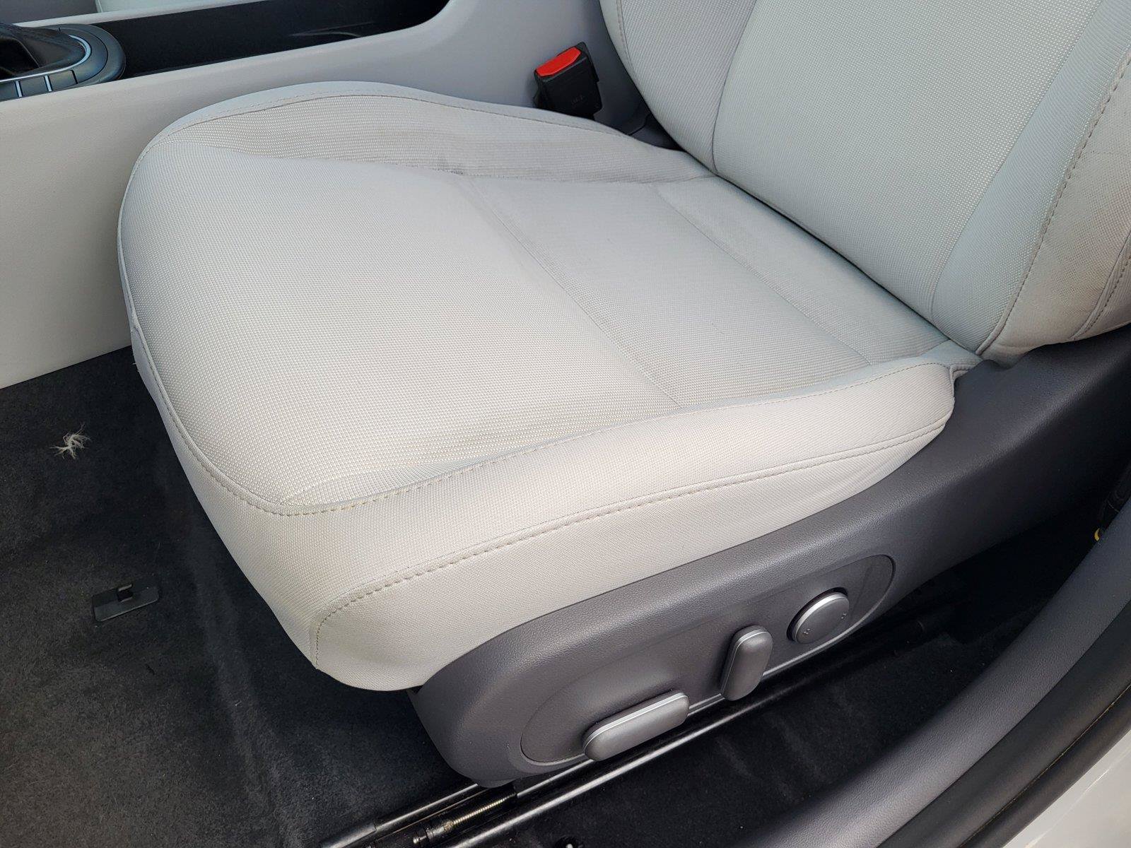 Used 2025 Hyundai Kona SEL FWD image 17