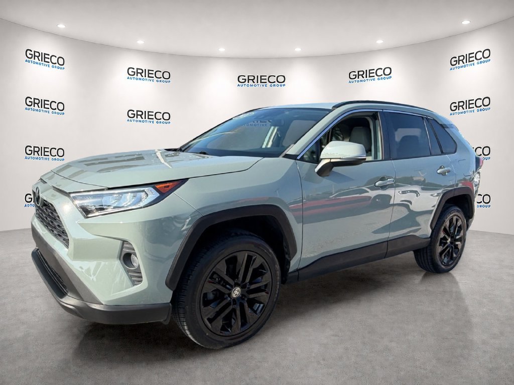 Used 2021 Toyota RAV4 XLE Premium FWD image 3