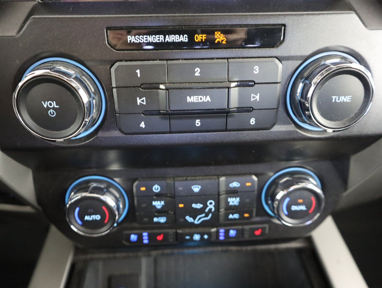 Certified 2020 Ford F250 Lariat w/ Lariat Ultimate Package AWD/4WD image 25