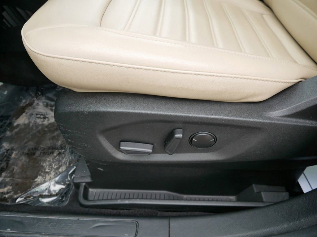 Certified 2022 Ford Edge SEL w/ Convenience Package image 8