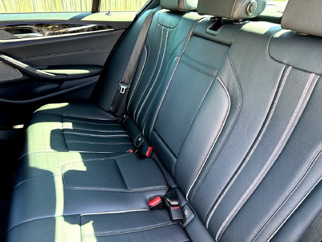 Used 2021 BMW 540i w/ M Sport Package RWD image 24