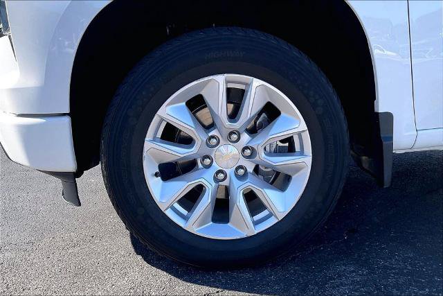 Used 2023 Chevrolet Silverado 1500 Custom AWD/4WD image 9