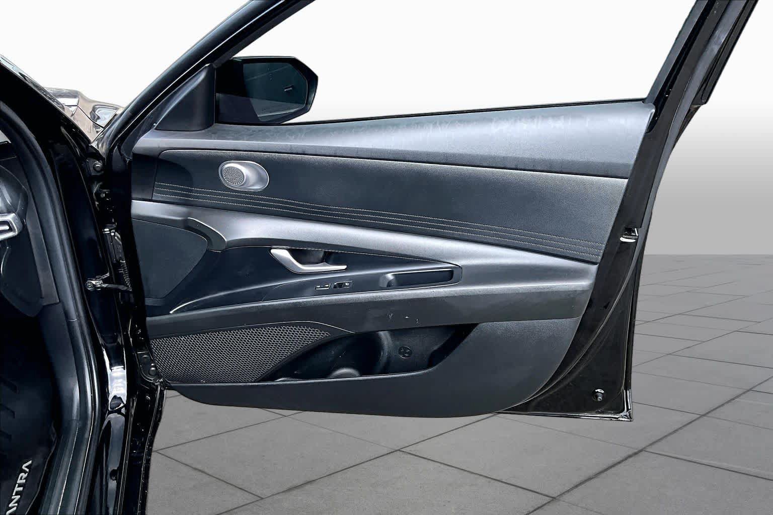 Used 2024 Hyundai Elantra SEL FWD image 23
