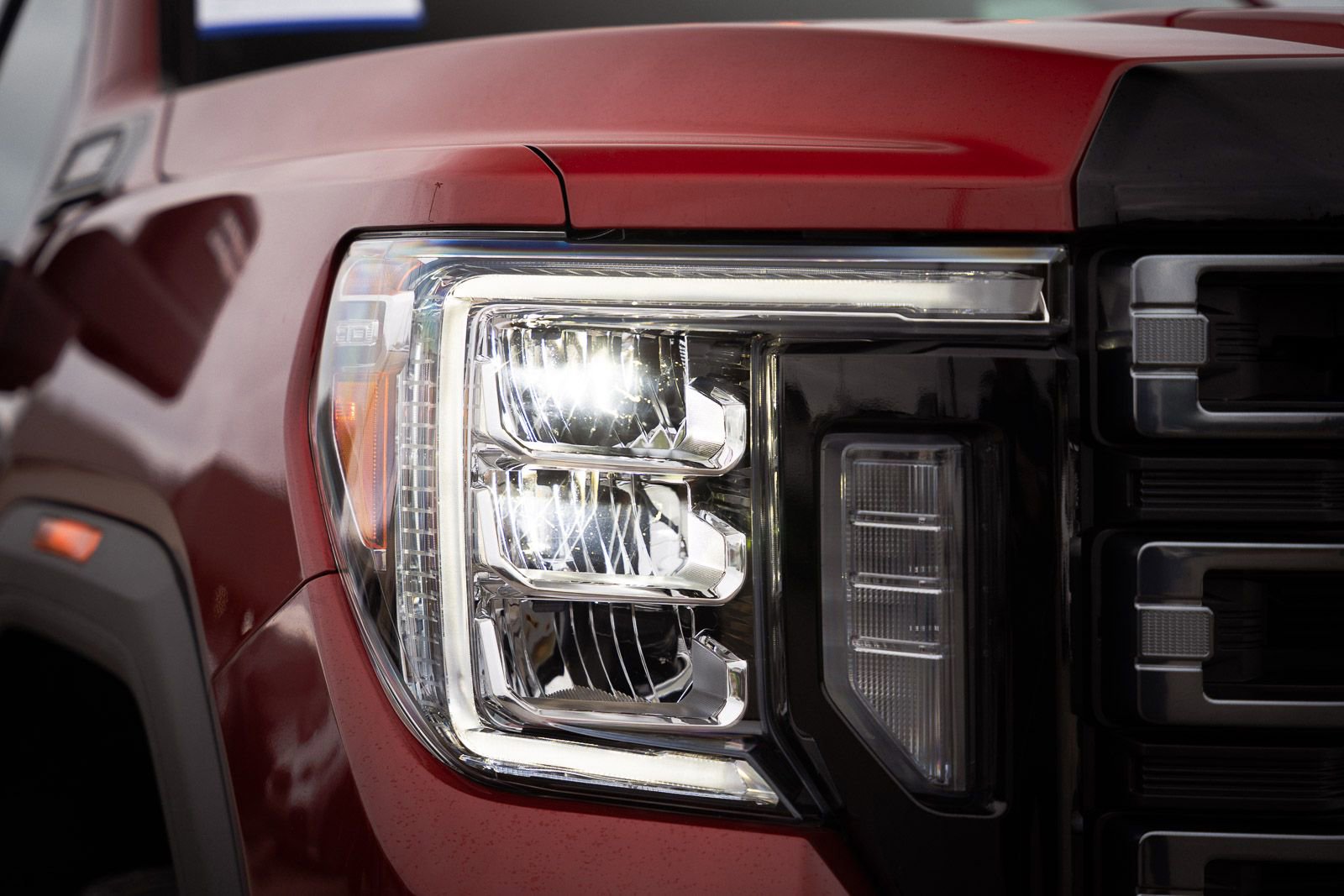 Used 2022 GMC Sierra 2500 AT4 w/ AT4 Premium Plus Package AWD/4WD image 18