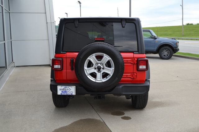Used 2022 Jeep Wrangler Sport AWD/4WD image 4