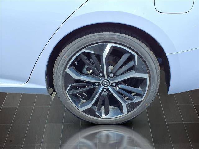 Used 2024 Nissan Altima 2.5 SR FWD image 16