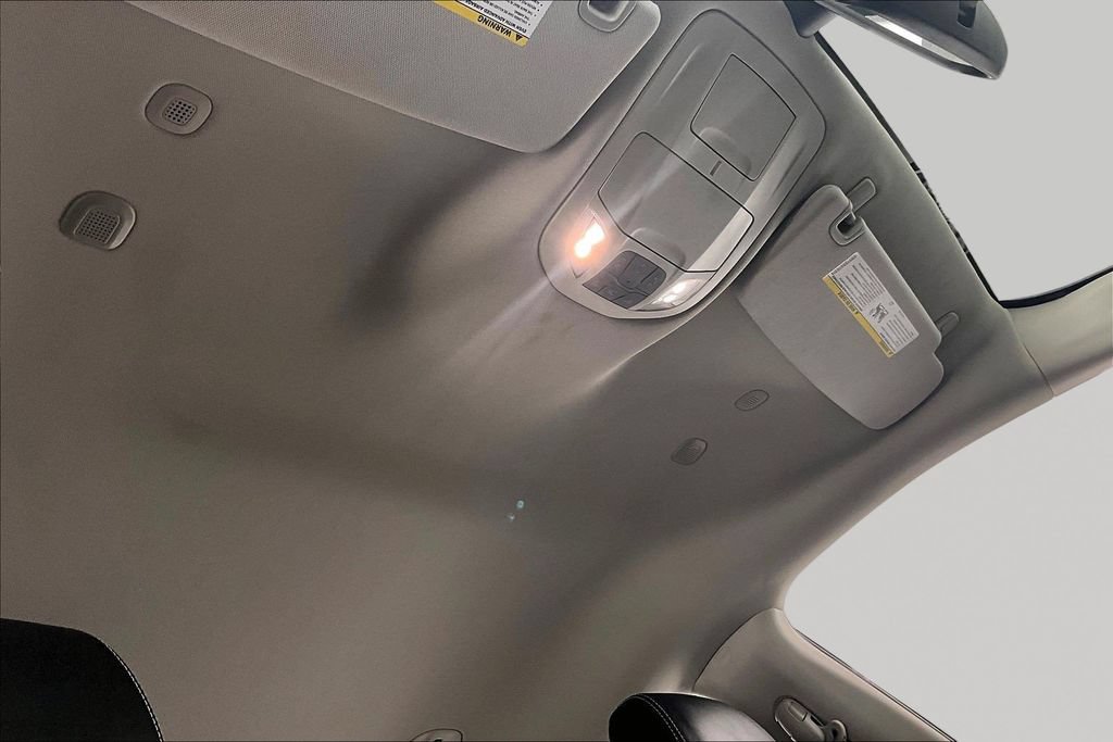 Used 2024 Chrysler Pacifica Touring-L FWD image 22