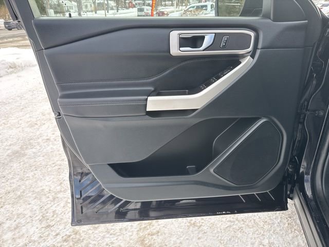 Certified 2021 Ford Explorer XLT w/ Equipment Group 202A image 16