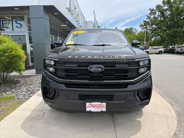 Certified 2025 Ford Expedition Active AWD/4WD image 3