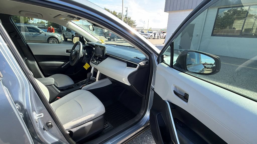 Used 2022 Toyota Corolla Cross L FWD image 26