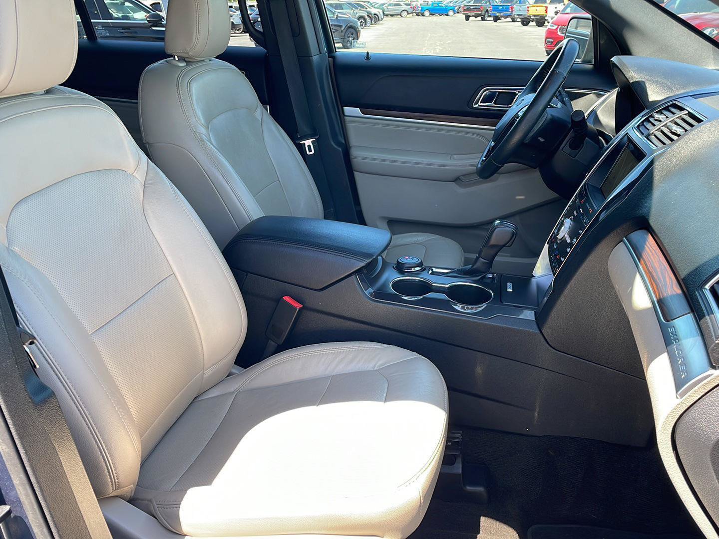 Certified 2018 Ford Explorer Limited w/ Equipment Group 301A AWD/4WD image 23