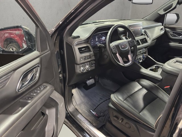 Used 2023 GMC Yukon SLT w/ SLT Luxury Package AWD/4WD image 16