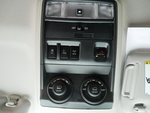Used 2022 Toyota 4Runner TRD Off-Road AWD/4WD image 31