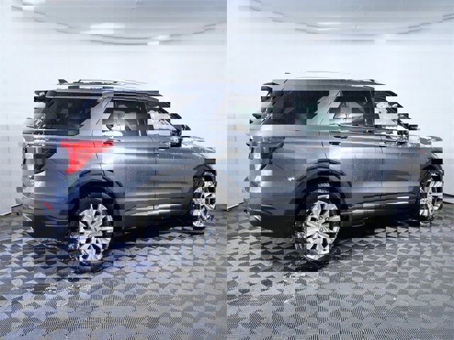 Certified 2023 Ford Explorer Limited w/ Equipment Group 301A image 4