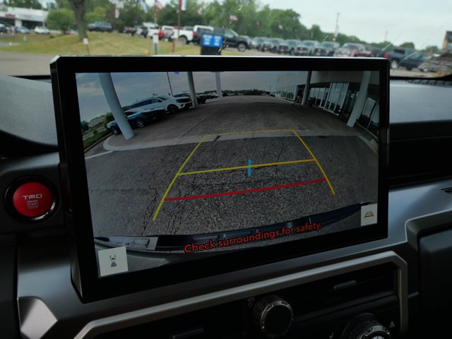 Used 2024 Toyota Tacoma TRD Off-Road AWD/4WD image 32