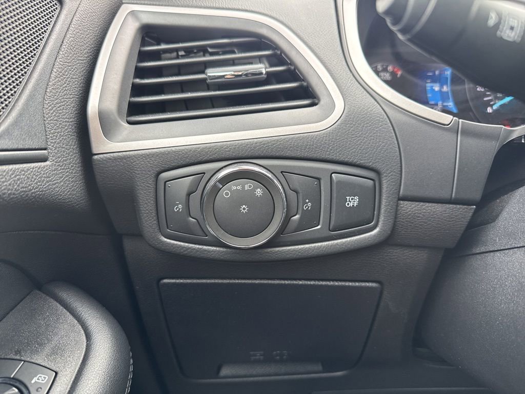 Certified 2021 Ford Edge SE image 23