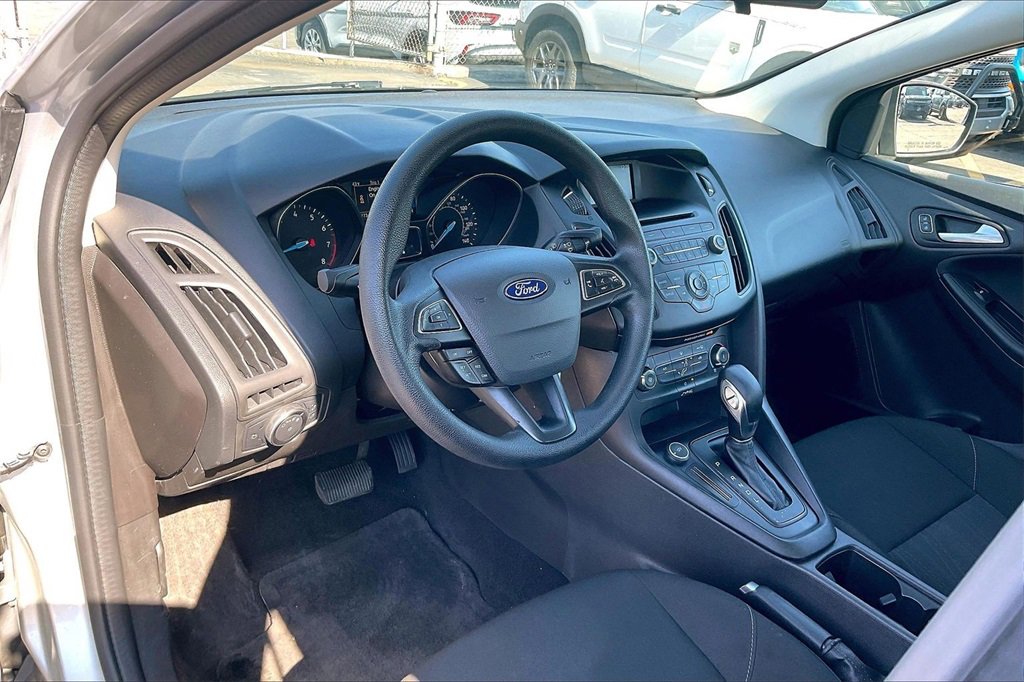 Certified 2017 Ford Focus SE image 12