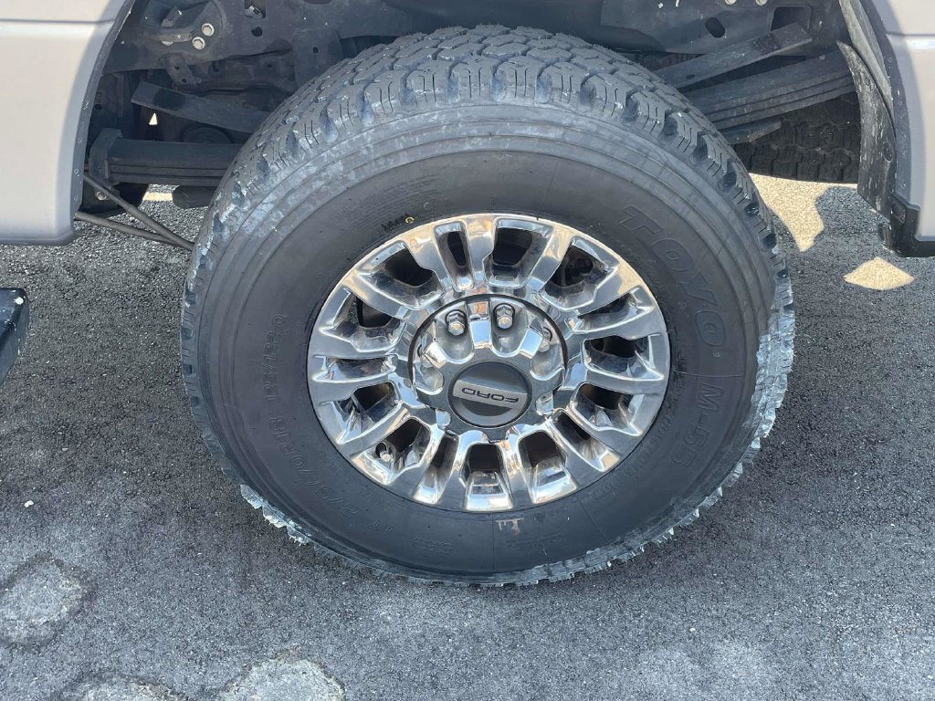 Certified 2021 Ford F250 XLT w/ XLT Premium Package AWD/4WD image 9