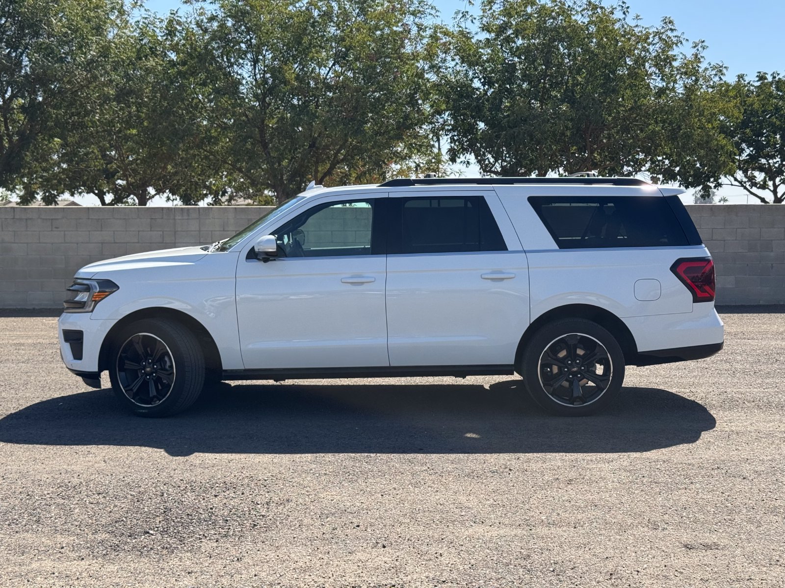 Certified 2022 Ford Expedition Max Limited AWD/4WD image 7