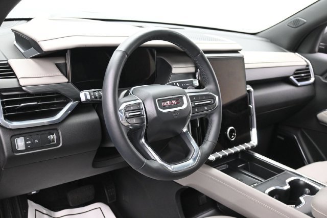 Used 2024 GMC Acadia Elevation FWD image 16