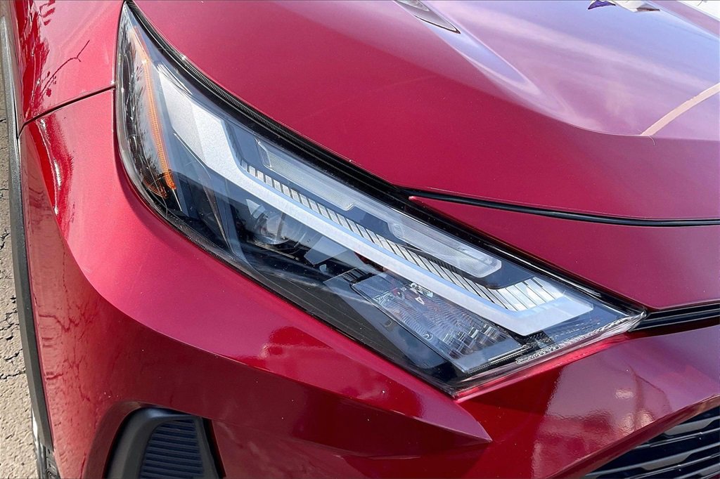 Used 2022 Toyota RAV4 XLE image 27