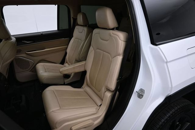 Used 2021 Jeep Grand Cherokee L Limited w/ Luxury Tech Group II AWD/4WD image 29