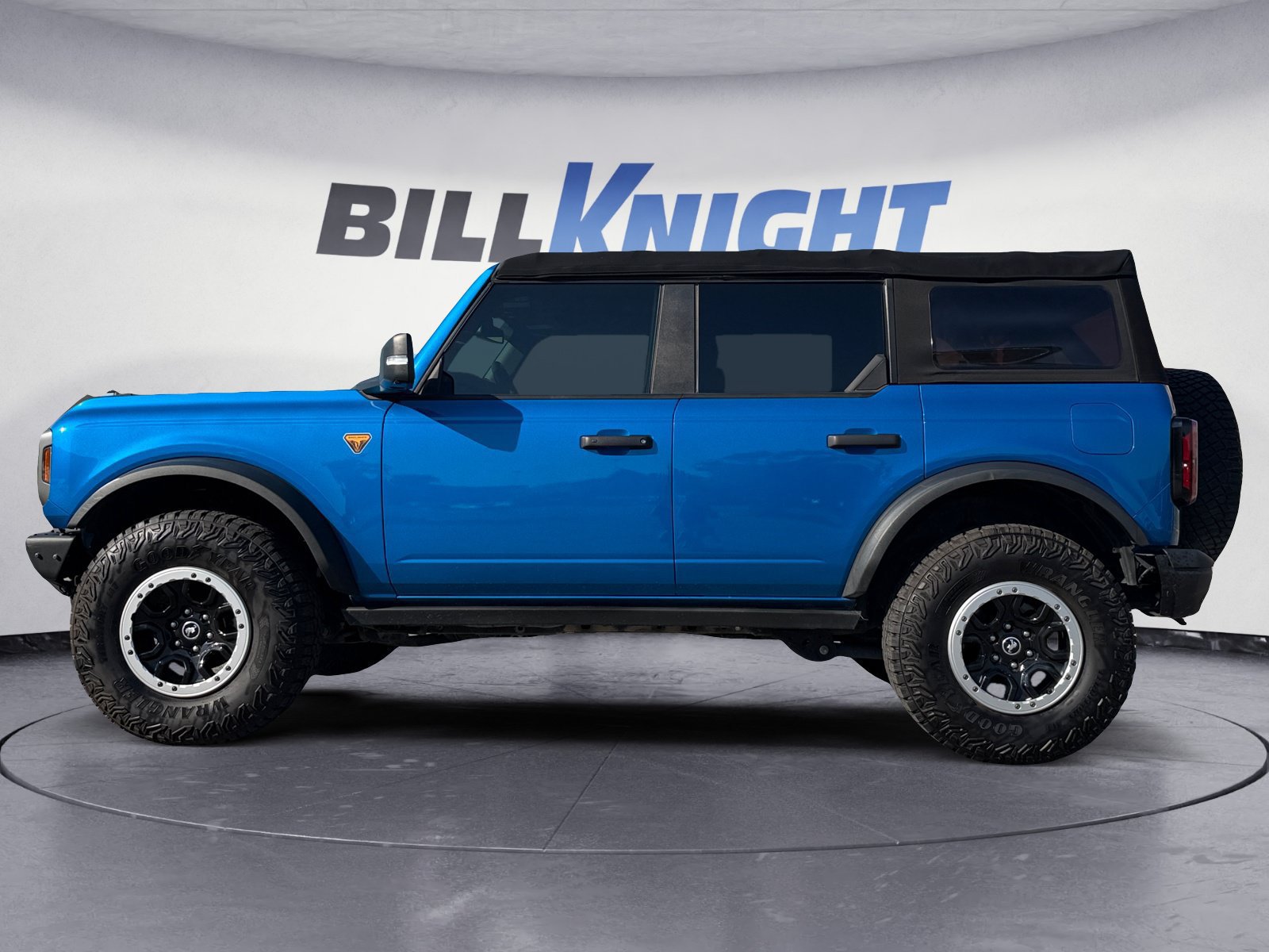 Certified 2022 Ford Bronco Badlands w/ Sasquatch Package AWD/4WD image 2