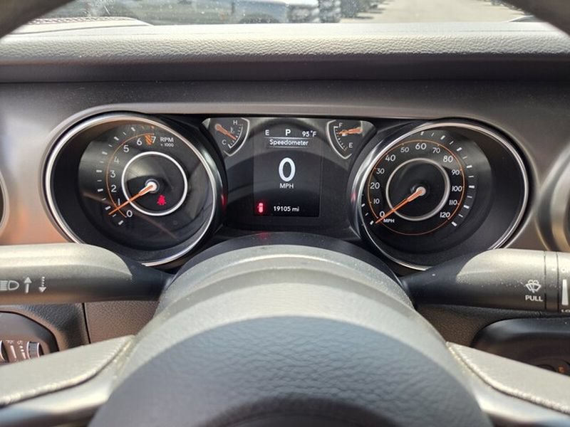 Used 2022 Jeep Wrangler Sport AWD/4WD image 29