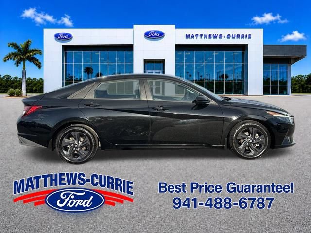 Used 2023 Hyundai Elantra SEL FWD image 3