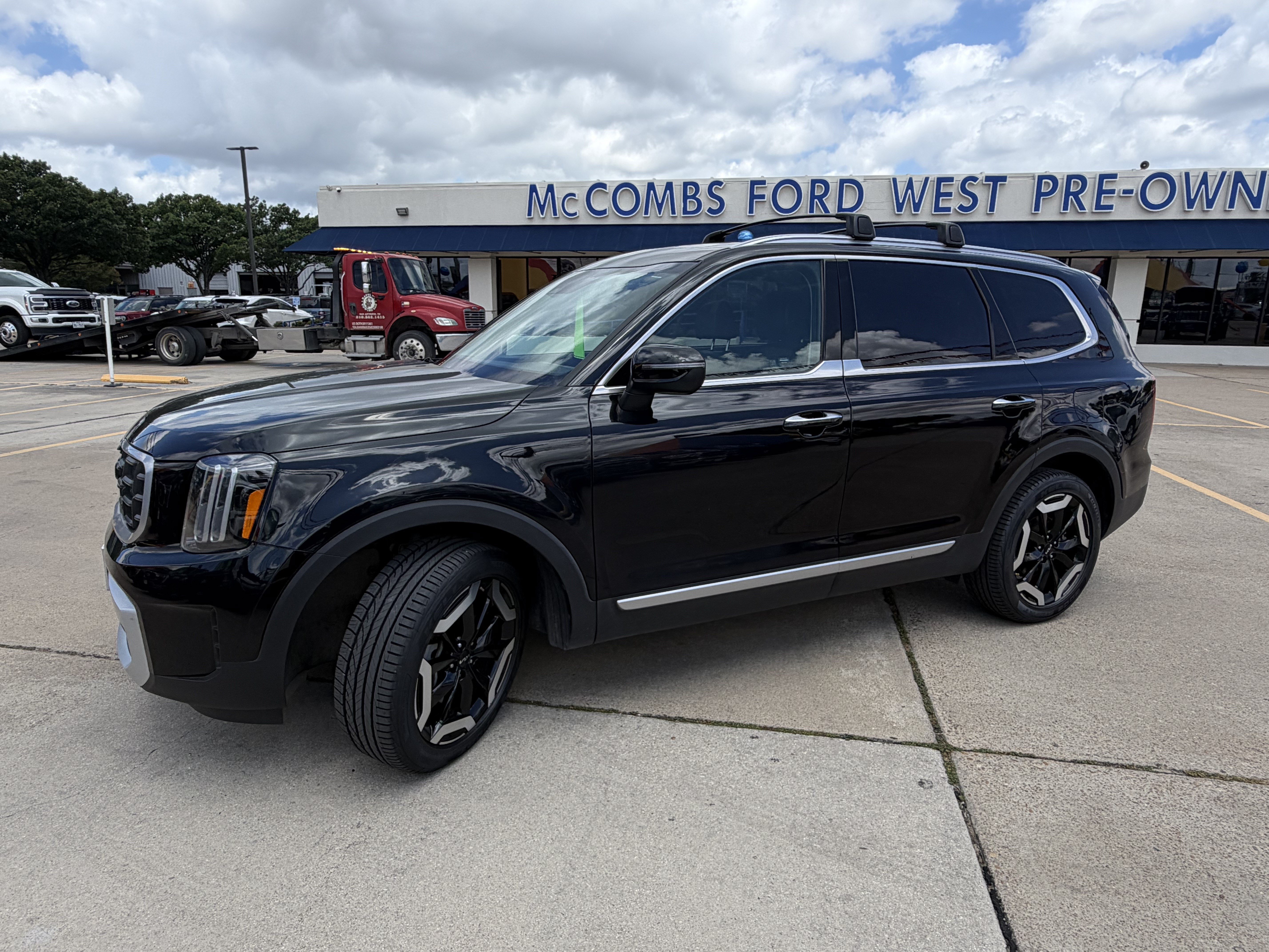 Used 2025 Kia Telluride S AWD/4WD image 12