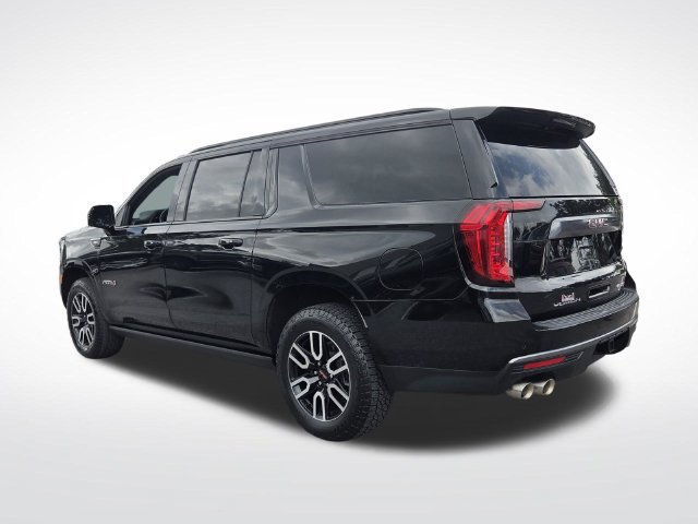 Used 2022 GMC Yukon XL AT4 w/ Technology Package AWD/4WD image 7