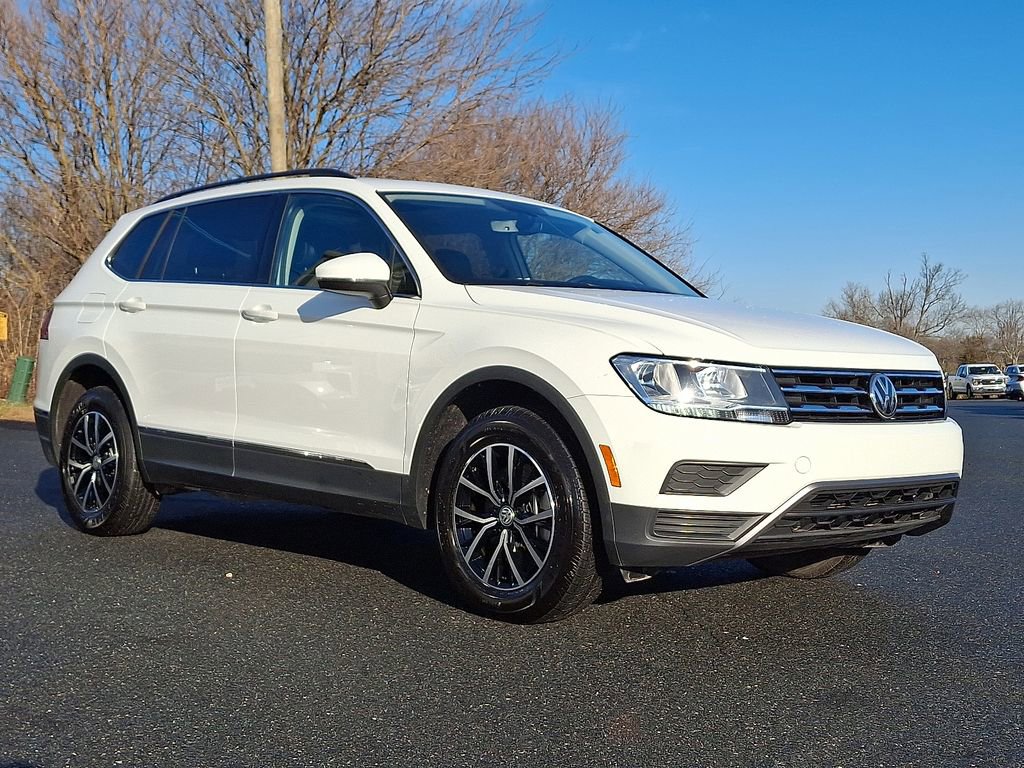 Used 2021 Volkswagen Tiguan SE image 1