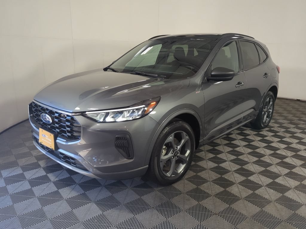 Certified 2023 Ford Escape ST-Line w/ Tech Pack #1 AWD/4WD image 5