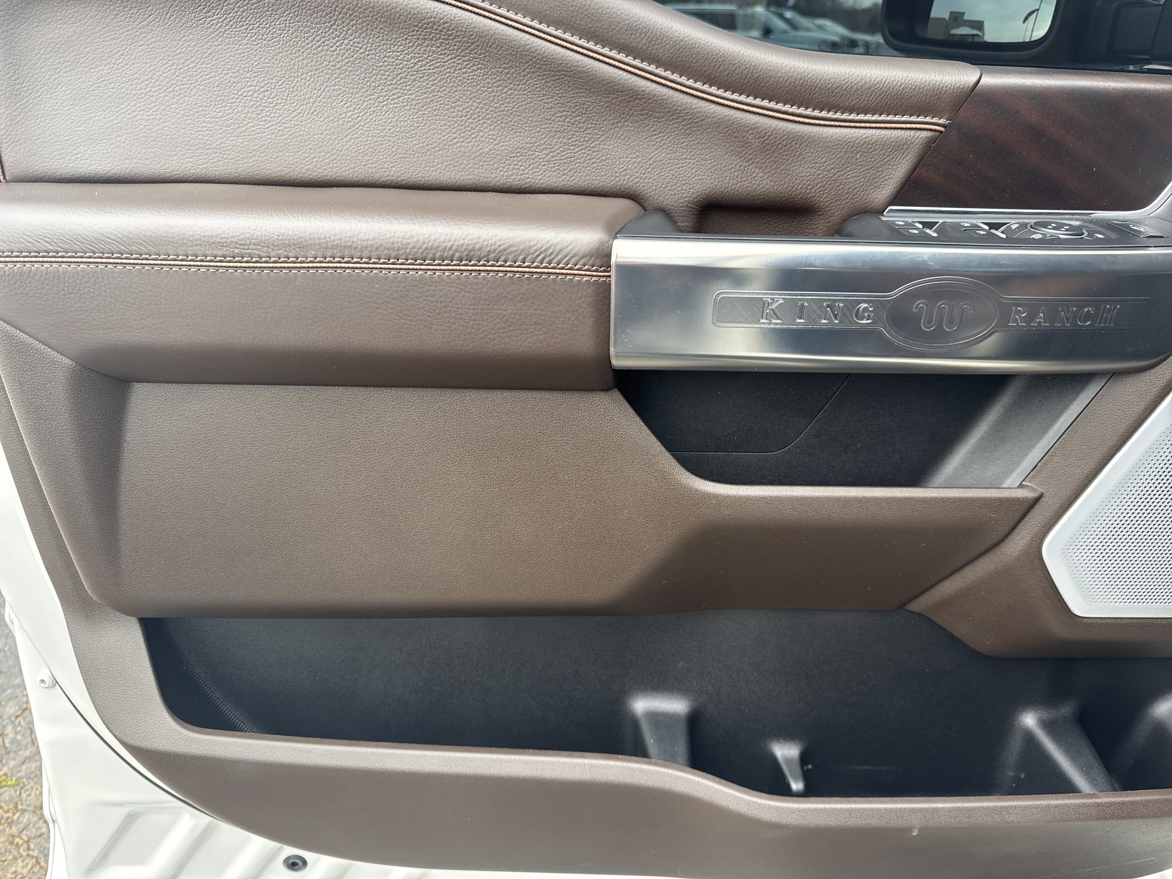 Certified 2025 Ford F250 King Ranch w/ FX4 Off-Road Package image 10