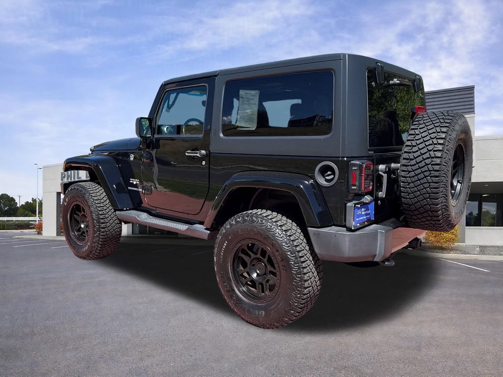 Used 2017 Jeep Wrangler Sahara w/ Dual Top Group AWD/4WD image 6