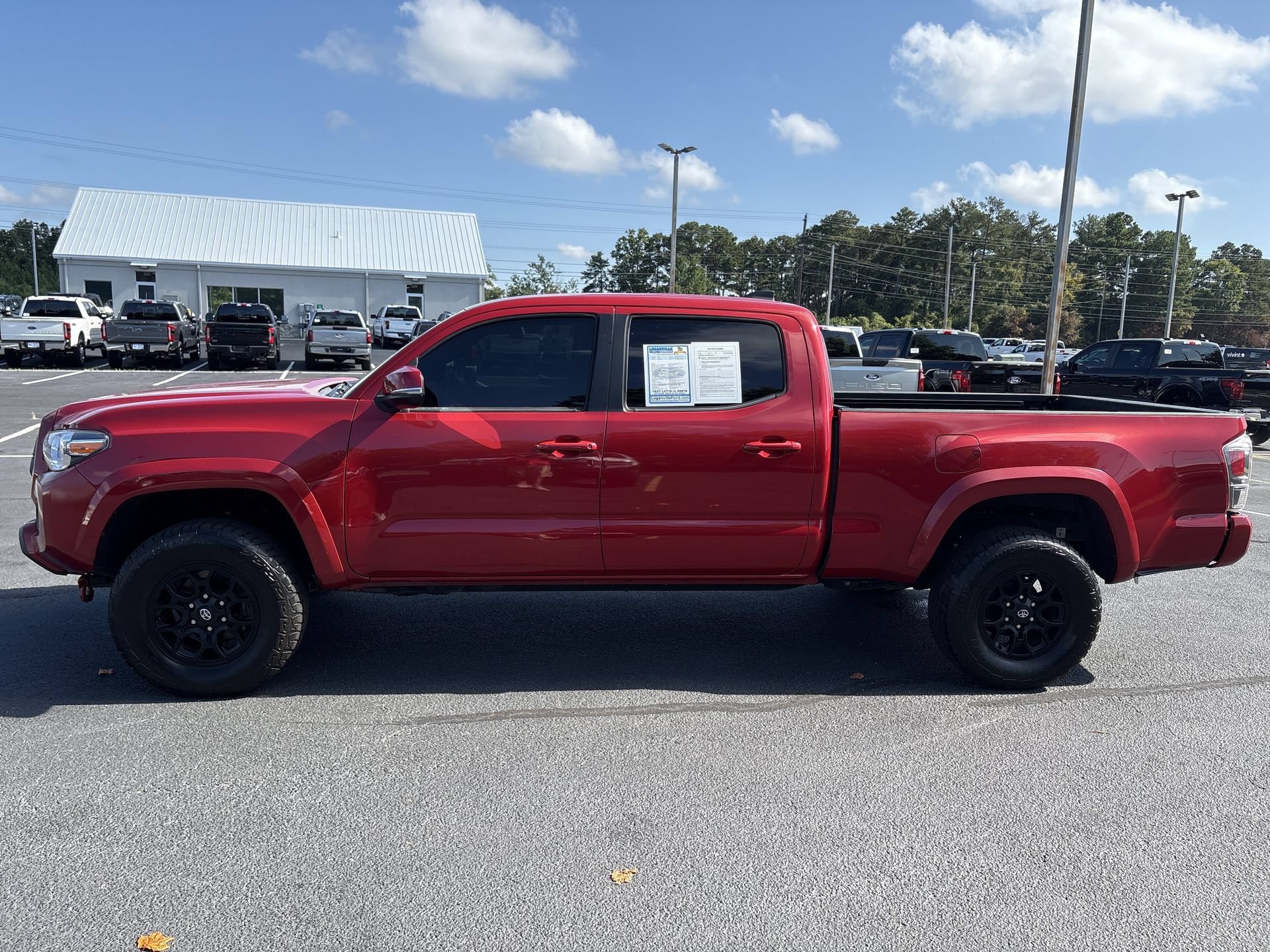 Used 2022 Toyota Tacoma SR5 w/ Technology Package RWD image 17