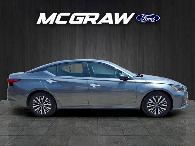 Used 2025 Nissan Altima 2.5 SV FWD image 7