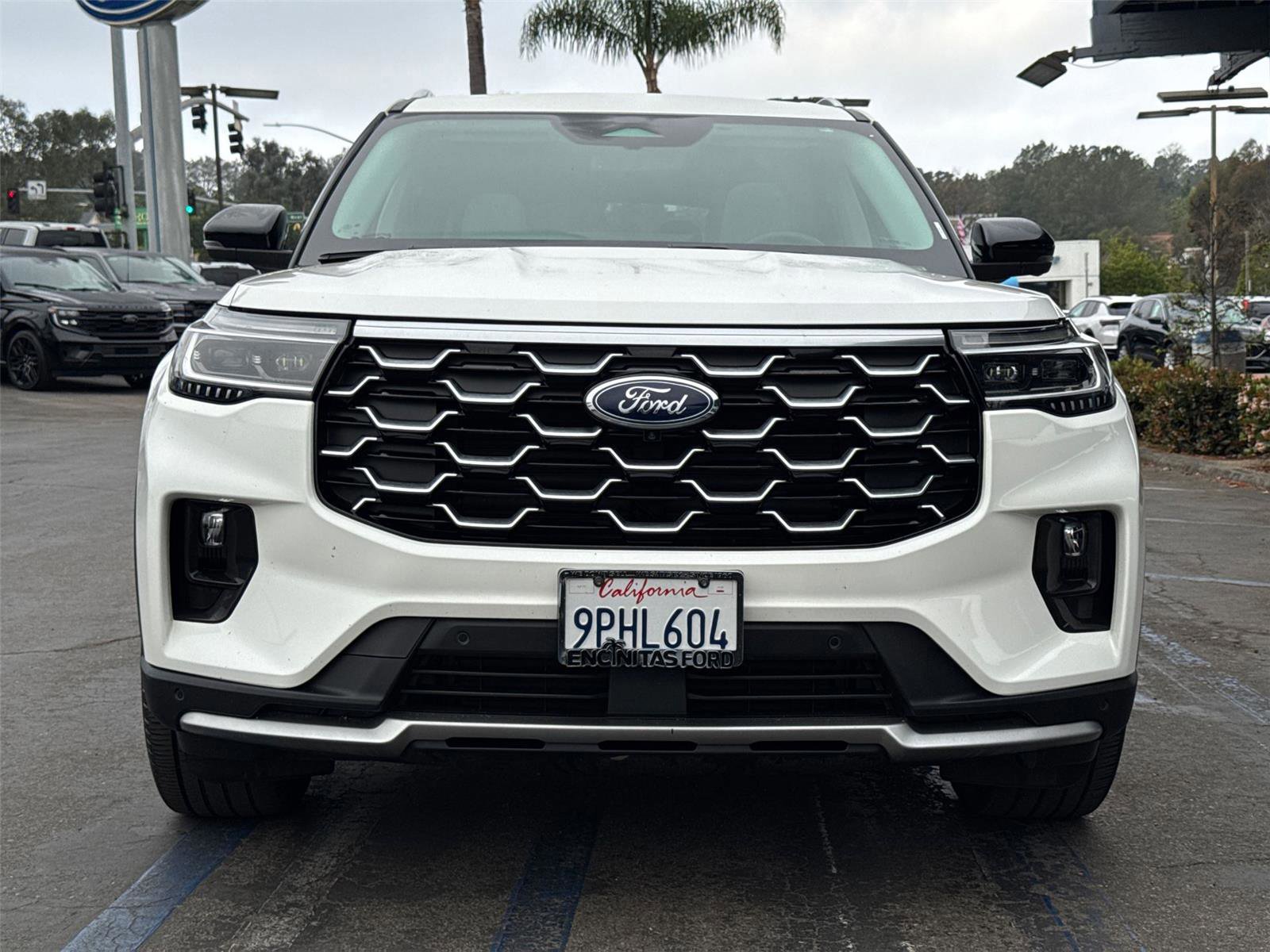 Certified 2025 Ford Explorer Platinum w/ Ultimate Package AWD/4WD image 8