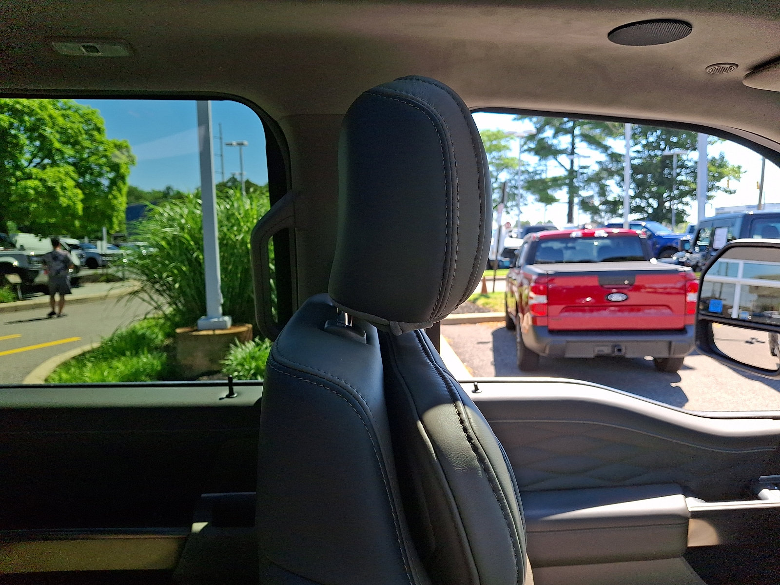 Certified 2025 Ford F450 Platinum w/ Platinum Plus Package AWD/4WD image 12