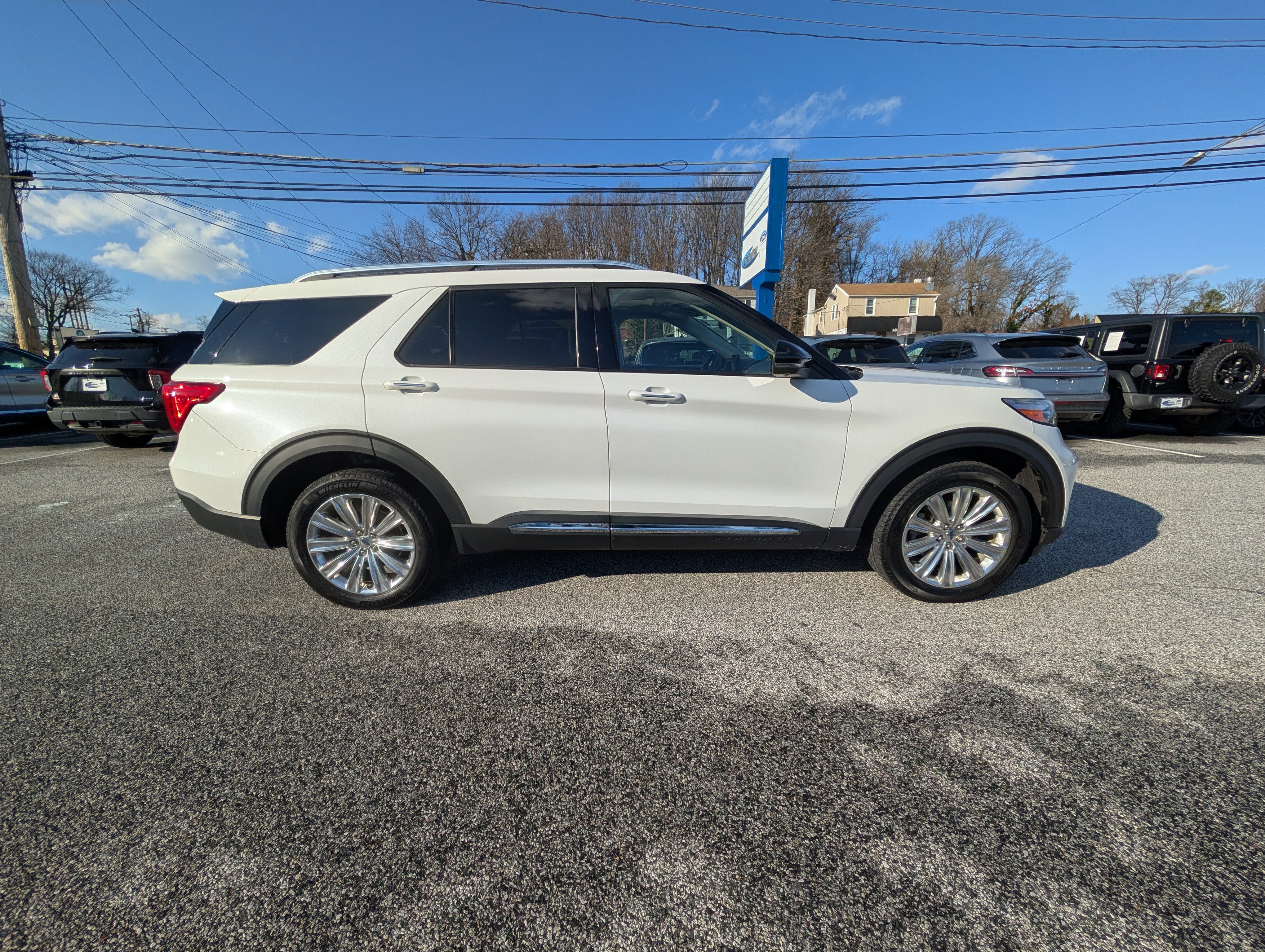 Certified 2023 Ford Explorer Limited w/ Limited Technology Package image 2