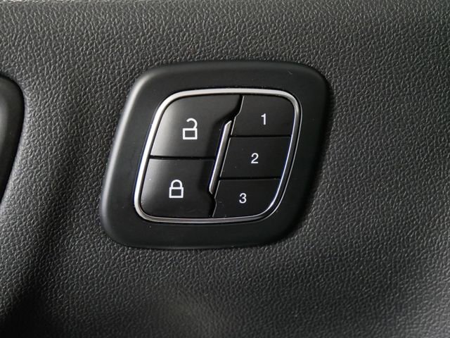 Certified 2025 Ford Escape Platinum image 18