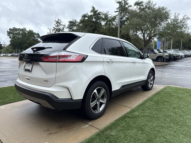 Certified 2024 Ford Edge SEL w/ Convenience Package AWD/4WD image 3