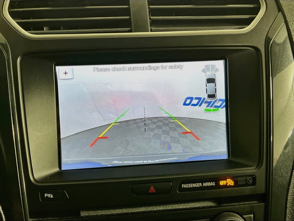 Certified 2018 Ford Explorer XLT w/ Equipment Group 202A AWD/4WD image 17